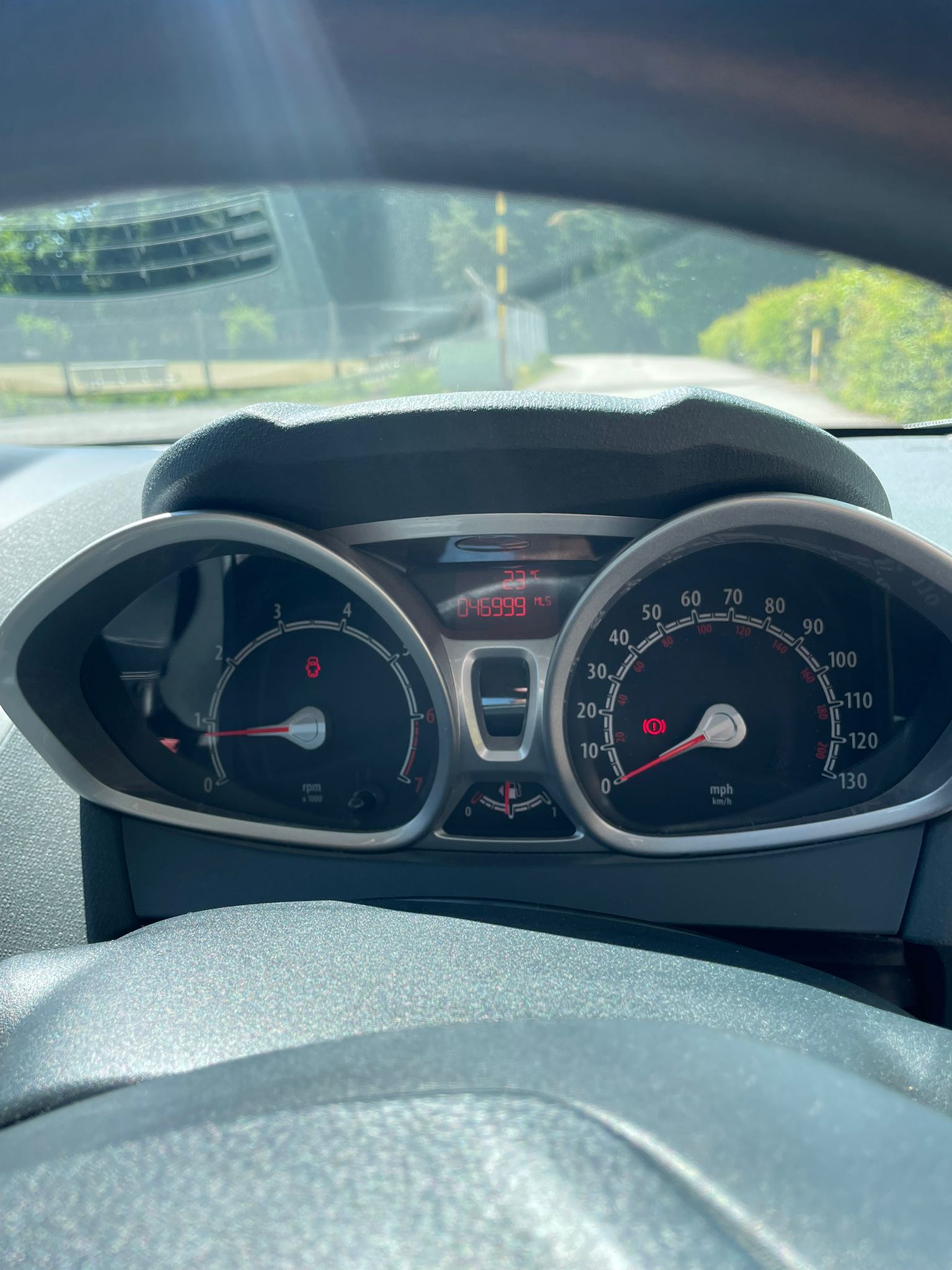 
										Ford Fiesta Zetec (2010) full									