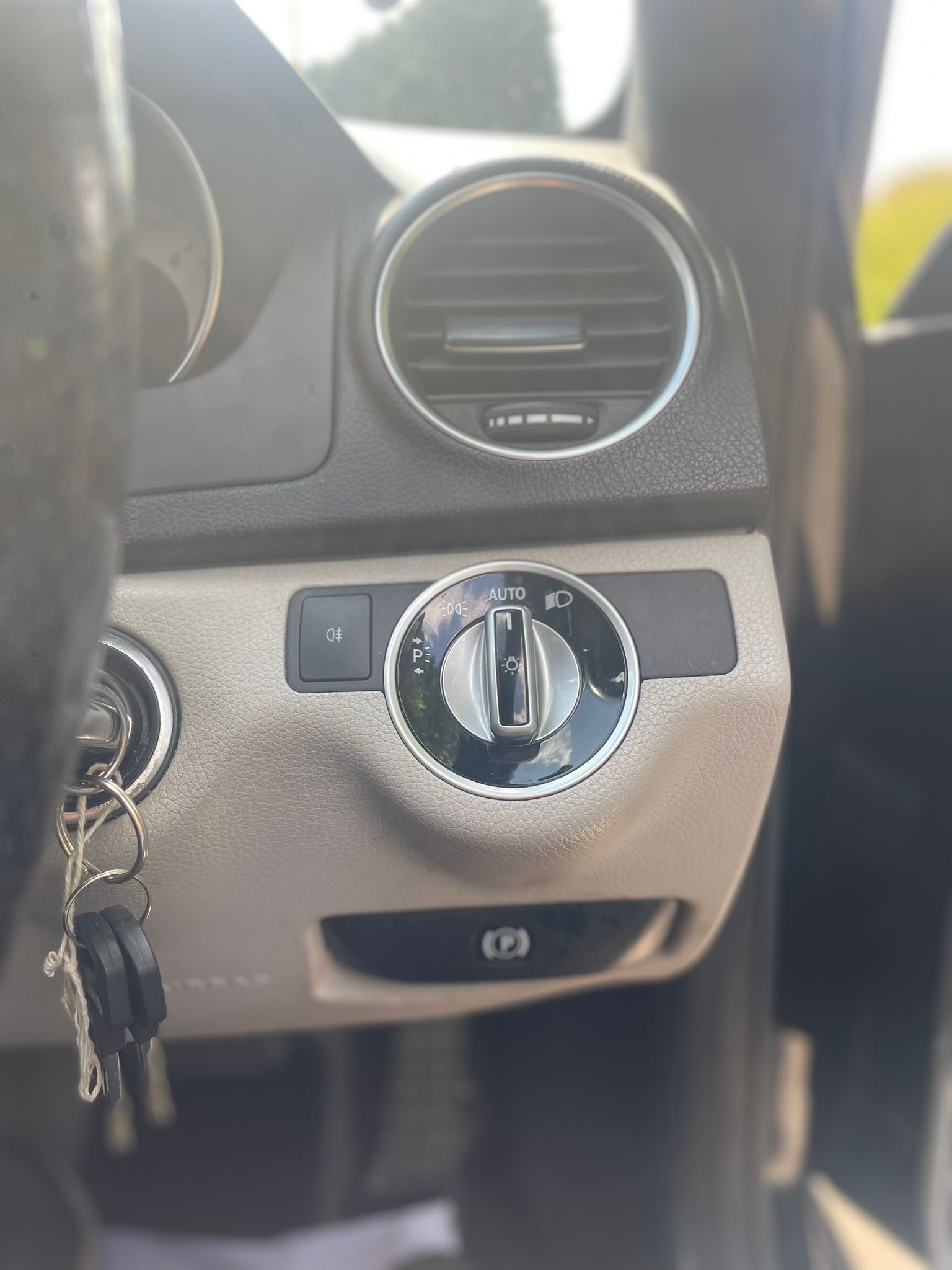 
								Mercedes C220 CDI AMG Sport full									