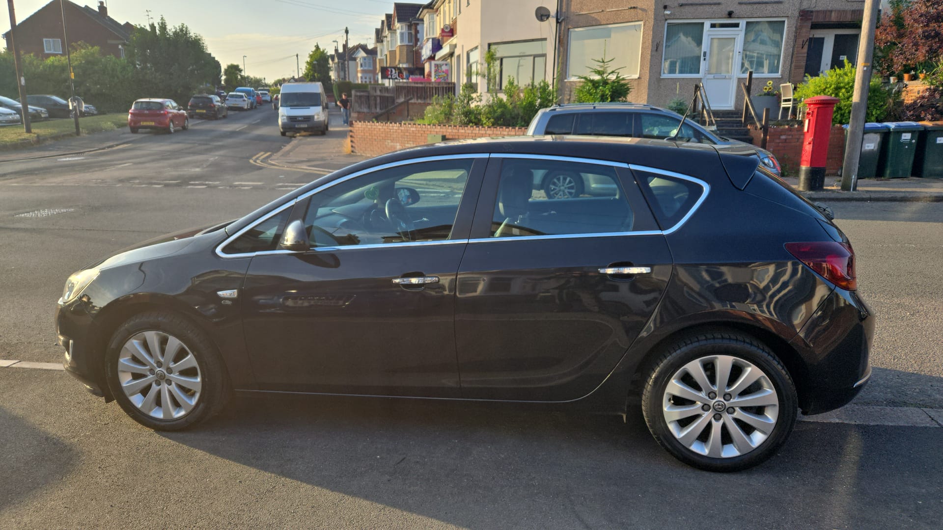 
								Vauxhall Astra 1.6 Elite – 2013 (13 Reg) – Sapphire Black full									